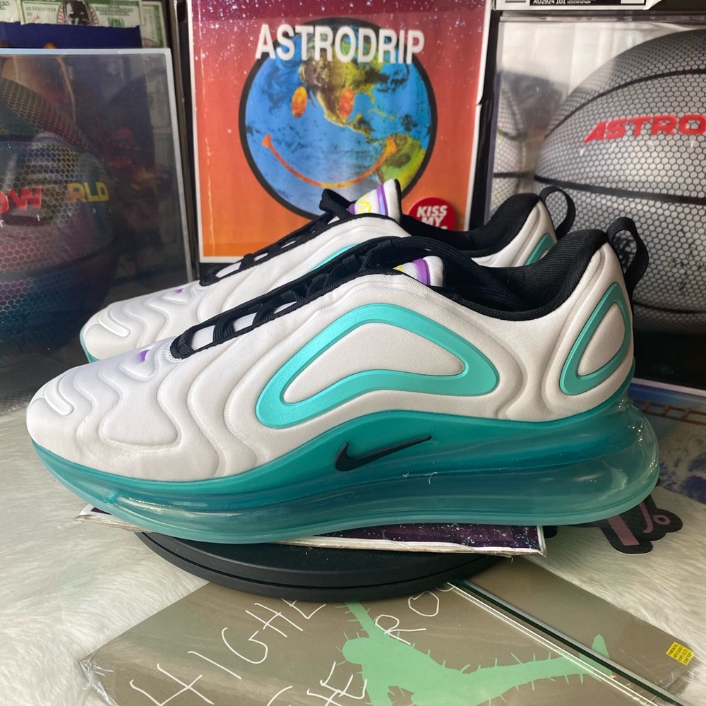 🆕 Nike Air Max 720 Aurora Green - Womens 11.5 - Picture 3 of 10